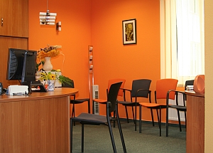 Patientenannahme und Wartebereich